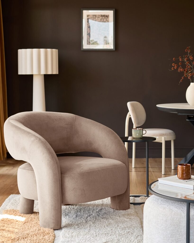 Rhett natural fabric accent chair – Dusk England Front