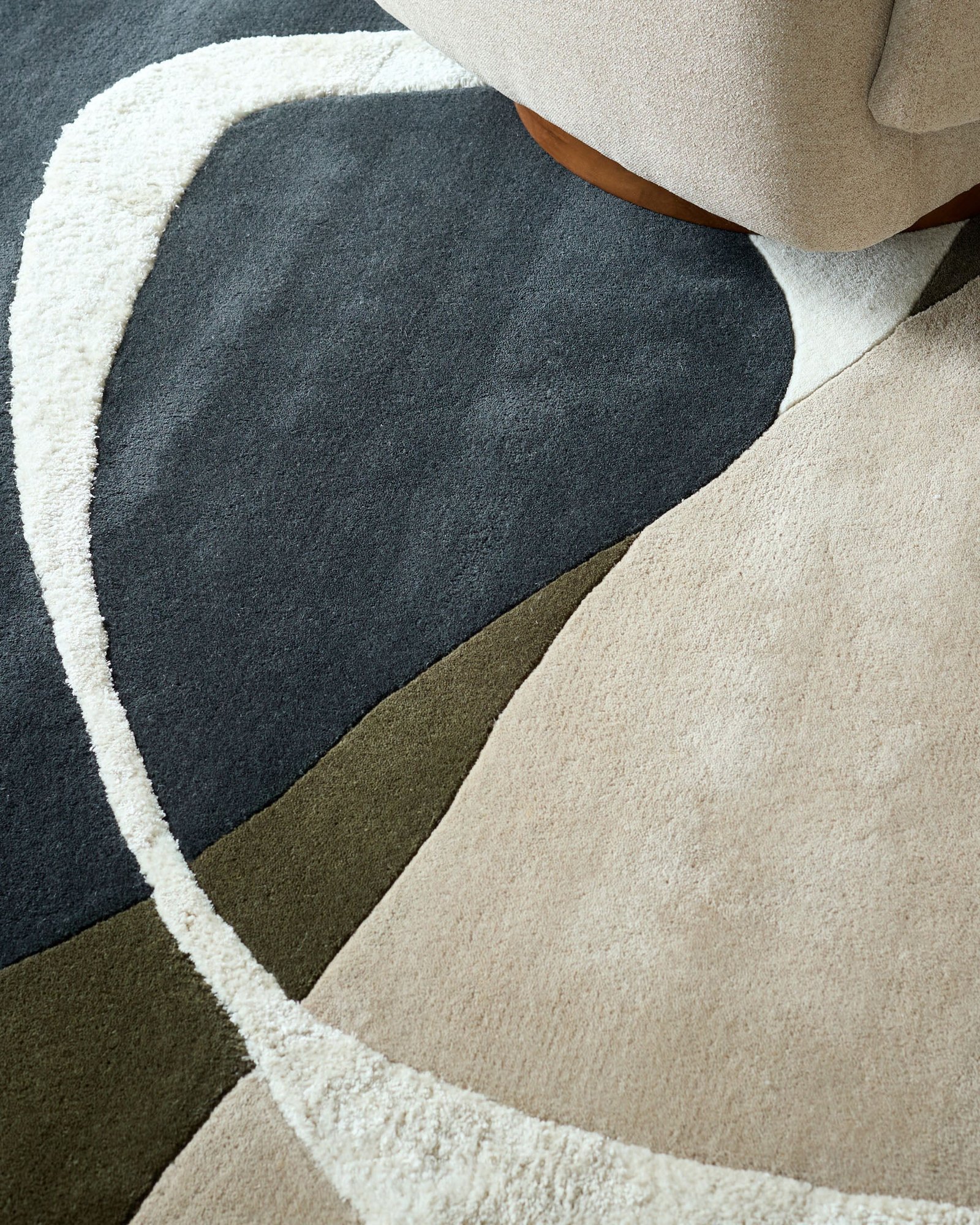 Neo olive and Dusk England navy textured medium rug Back
